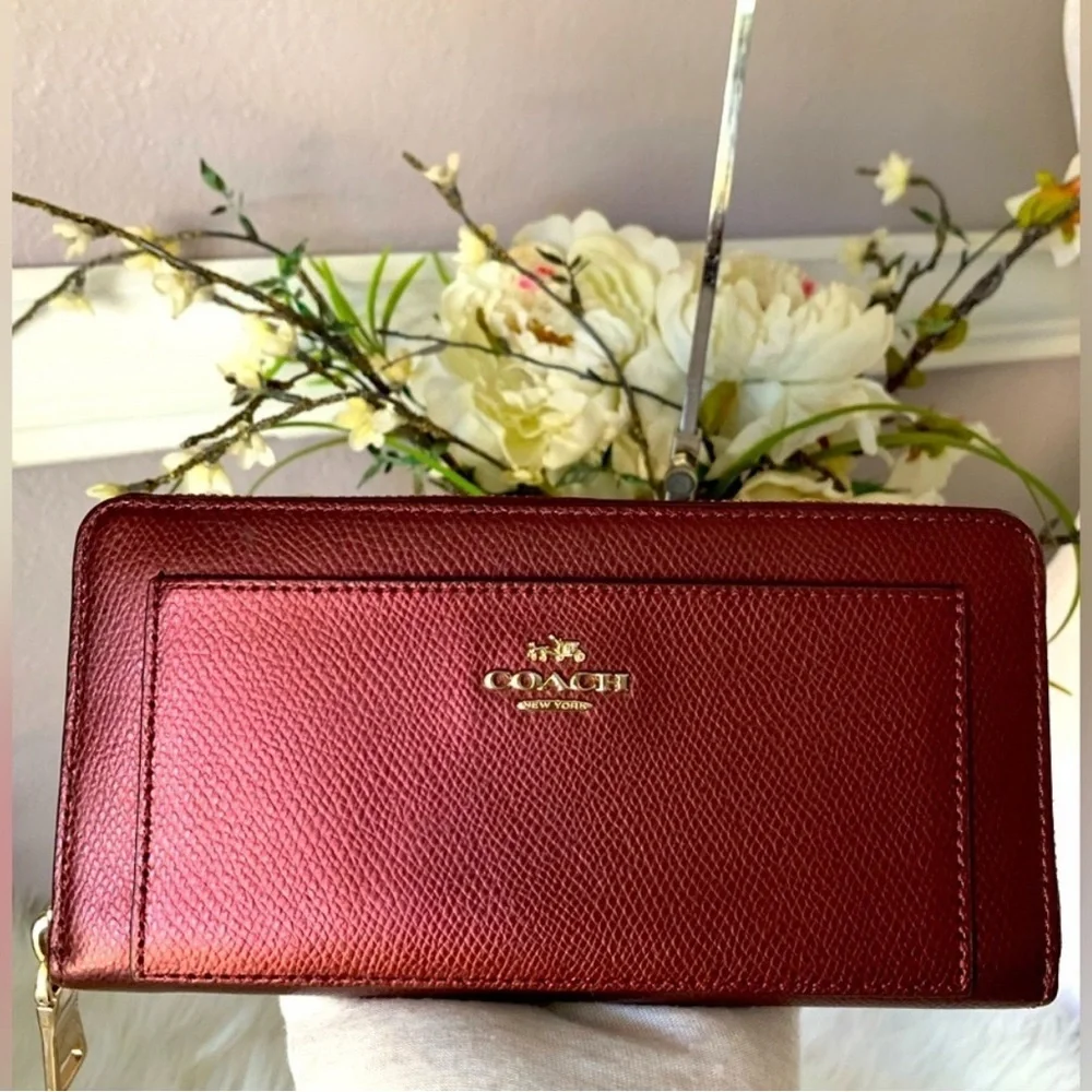 COACH Accordion Zip Bramble Rose Metallic Cherry Wallet